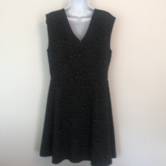 Loft Dress - Picture 3 of 5